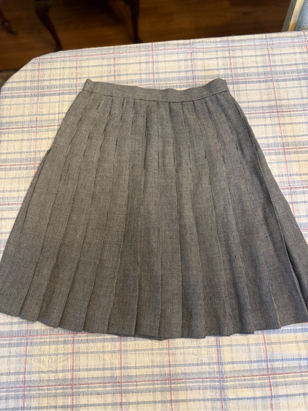 Classic VTG Saks Fifth Ave. Wool Blend  Pleated Skirt - Elegant Everyday Style